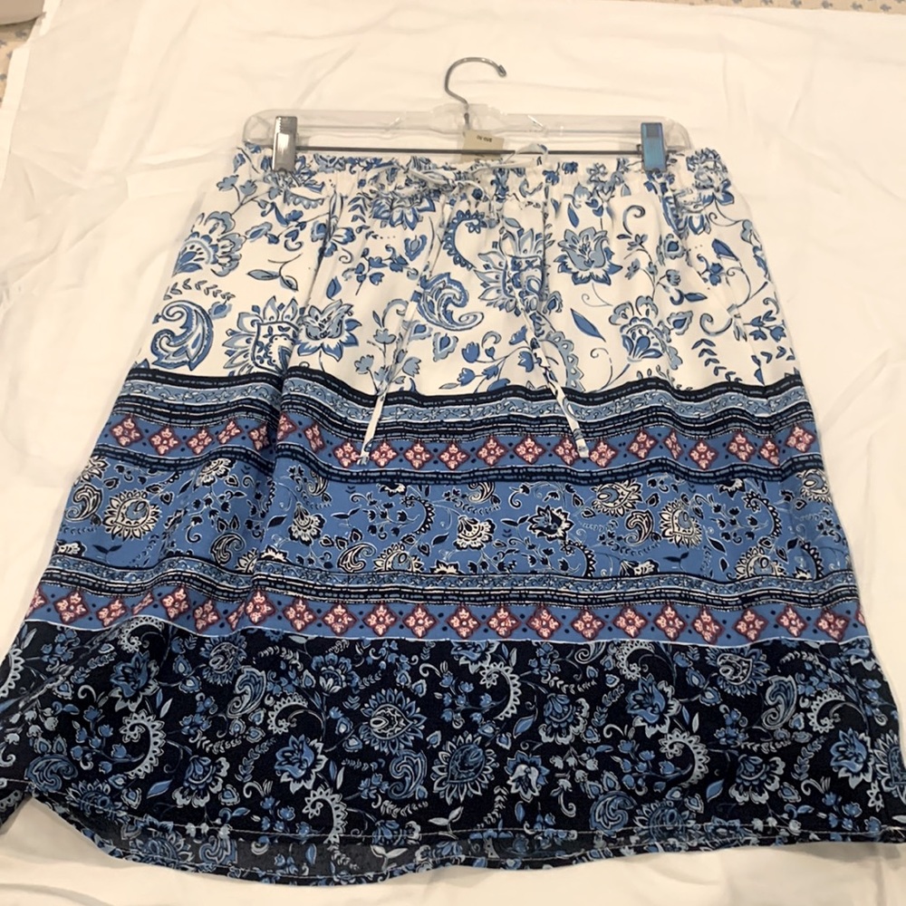 LOFT skirt never been worn Size Petite Medium